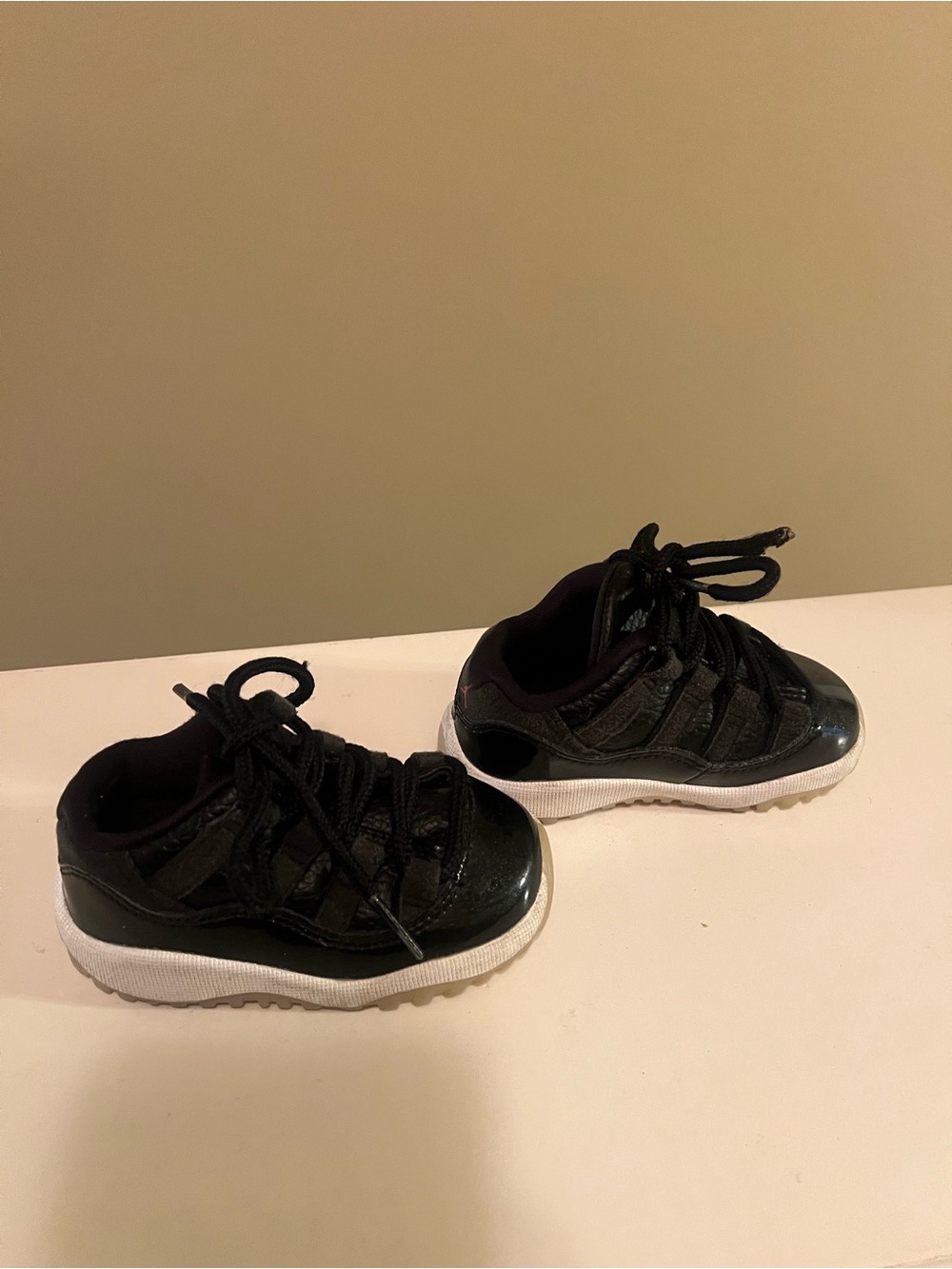 Jordan 11 Retro Low
72-10 (TD) 5C